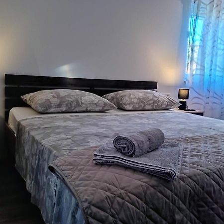 Apartmentt Vinko Bilota Seget Vranjica Luaran gambar